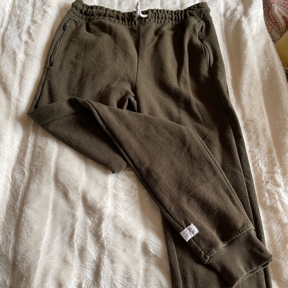 Joggers - Picture 2 of 5